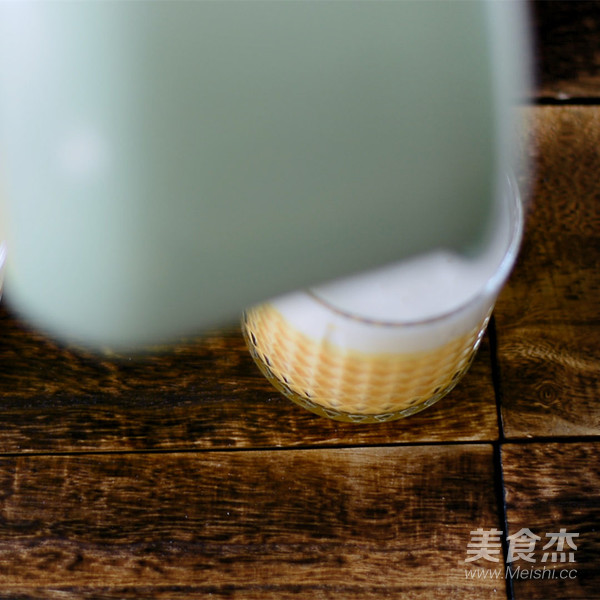 成功率很高的芒果慕斯的做法步骤:7
