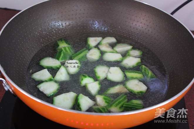 丝瓜肉片汤的做法步骤:6