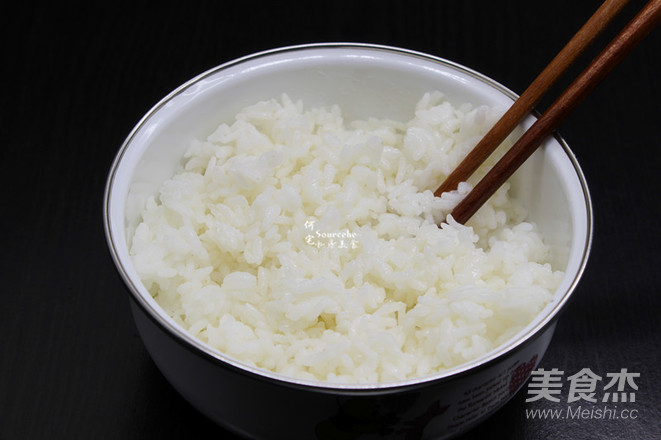 清香罗勒虾仁炒饭的做法步骤:3