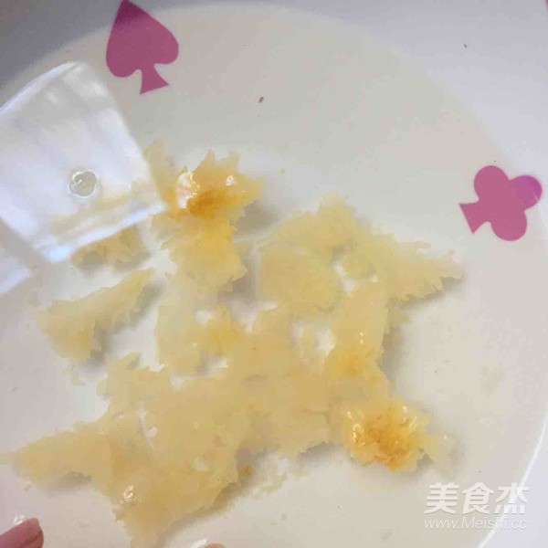 桃胶雪莲子糯耳养颜三宝的做法步骤：4