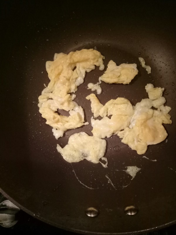 菠萝炒饭的做法步骤：3