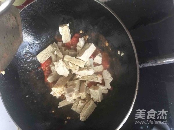 番茄烧冻豆腐的做法步骤：12