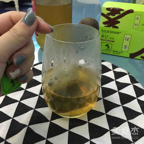 百香果柠檬绿茶的做法步骤:3