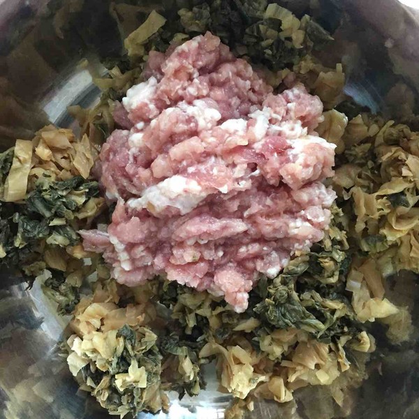 梅菜肉包的做法步骤:4