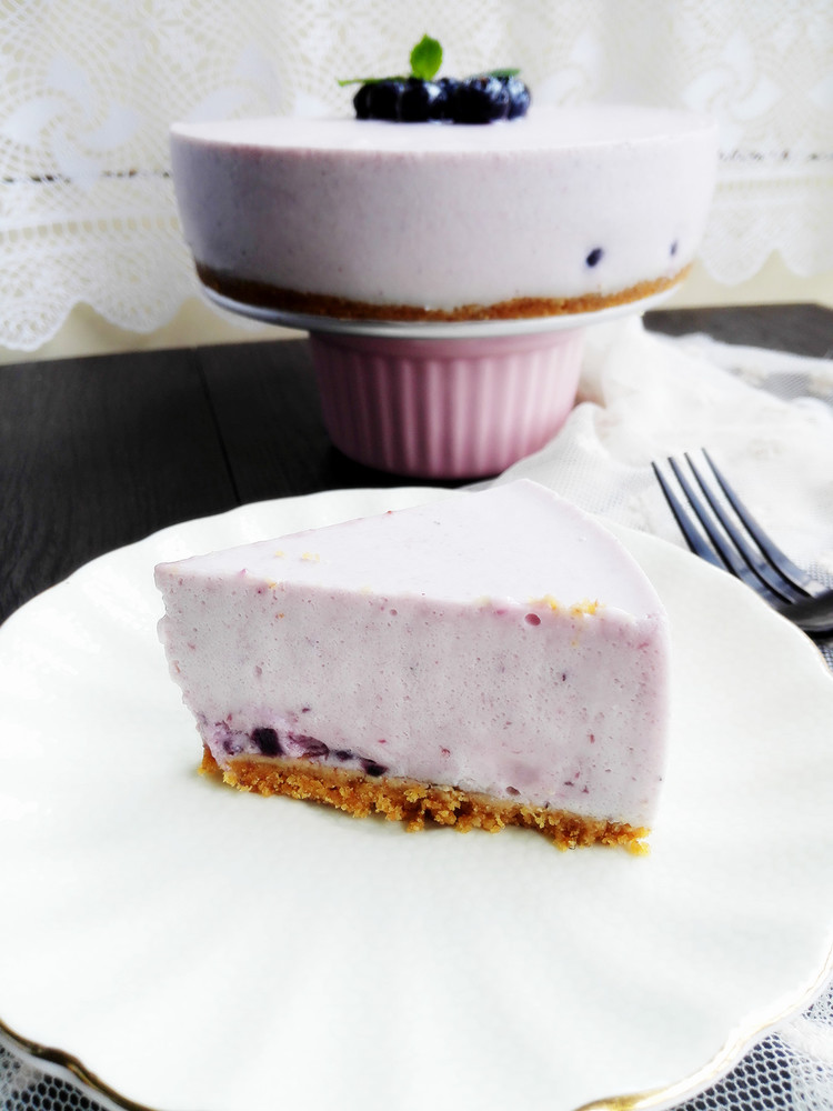 夏天不用烤箱也能做蛋糕蓝莓果酱慕斯蛋糕