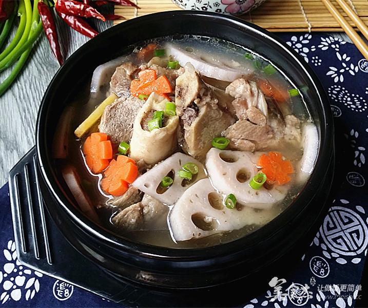 女性美容减肥之家常菜筒骨莲藕汤