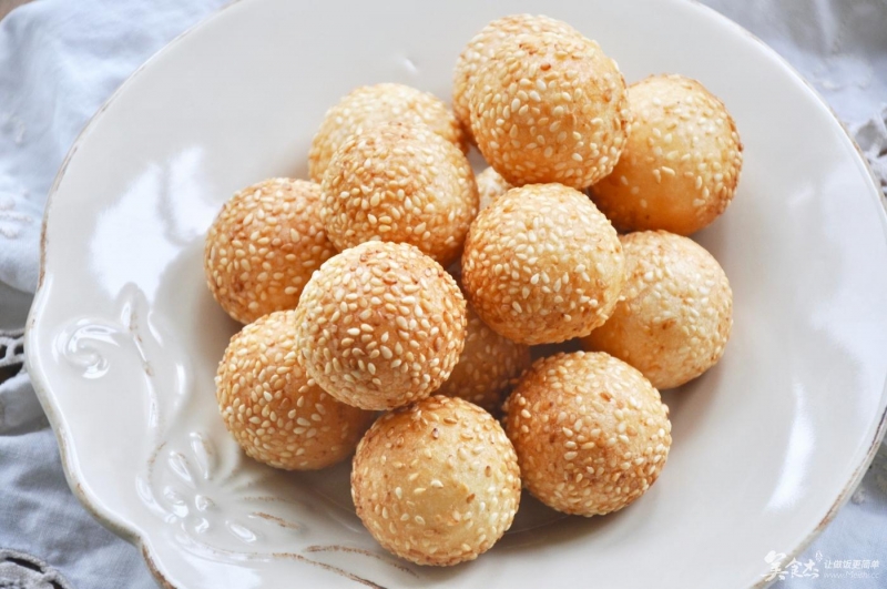 炸空心麻团麻圆