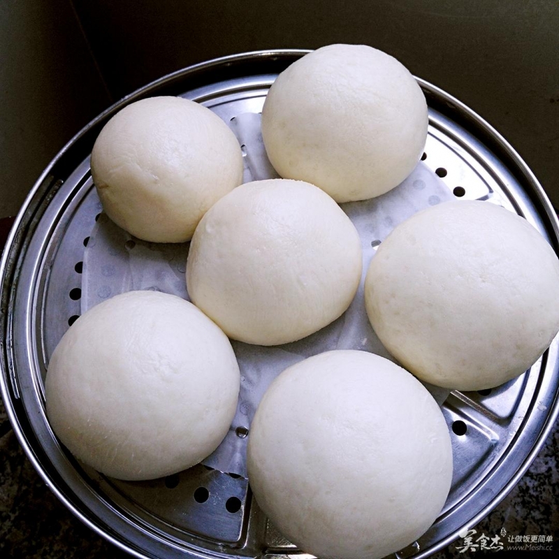 松软绵密有韧劲的白面馒头