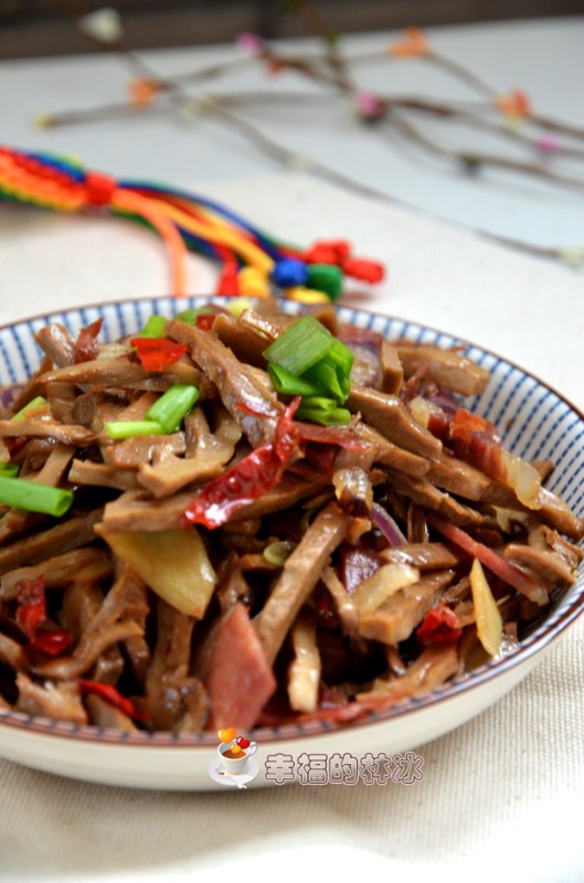 肉感十足且富含粗纤维的腊肉炒干笋