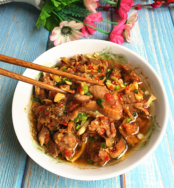 无油烟更美味~剁椒蒸鸭肉