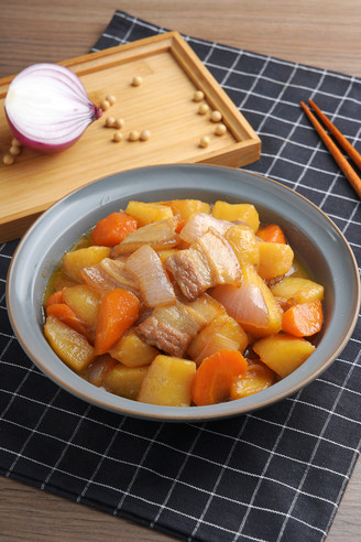天凉了，吃点温暖的食物吧——日式土豆炖肉【孔老师教做菜】的做法