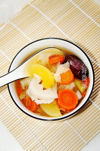 红枣银耳莲藕人参果汤的做法