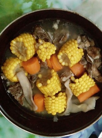 玉米萝卜淮山薏米排骨汤的做法