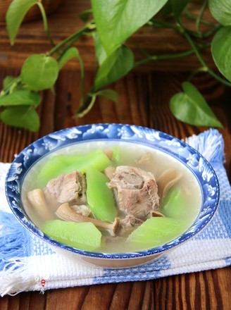 鹿茸菇排骨莴笋汤的做法