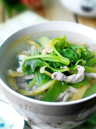 榨菜芹菜肉丝汤的做法