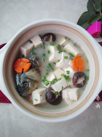 香菇豆腐鲫鱼汤的做法