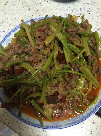 牛肉丝炒芹菜