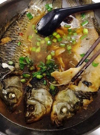 酸辣味煎鱼 六道jun制作的做法