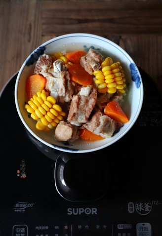 玉米红萝卜排骨汤的做法