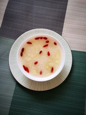白小米枸杞红薯粥的做法