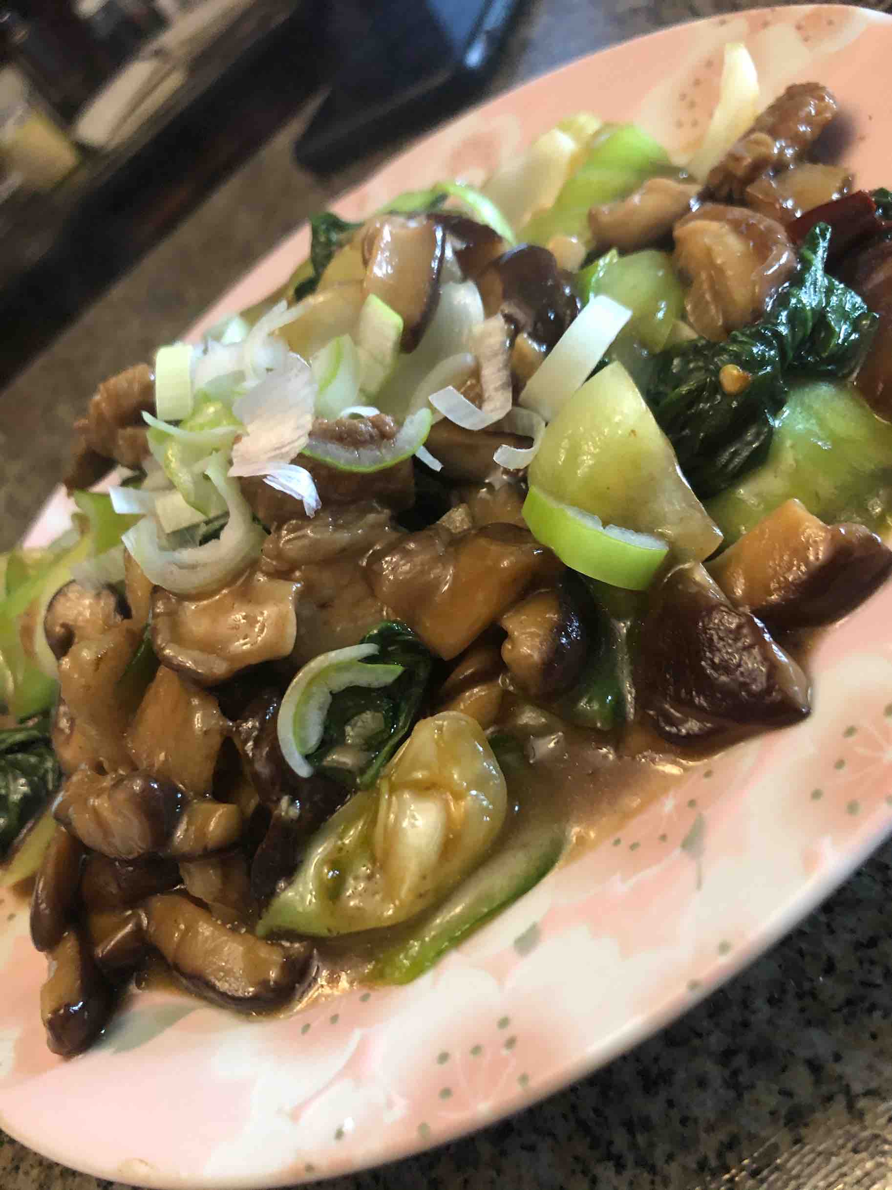 香菇油菜炒五花肉