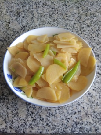杭椒炒土豆片的做法