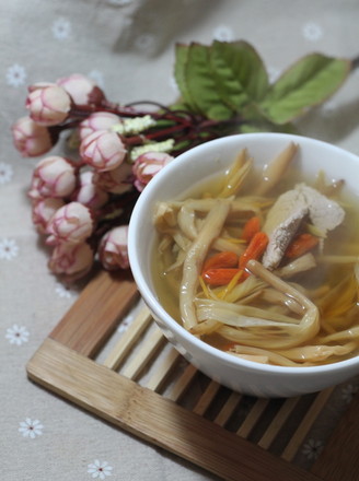 黄花菜瘦肉汤的做法