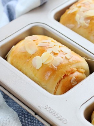 杏仁奶酥面包的做法