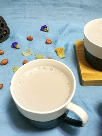 黑豆花生百合豆浆