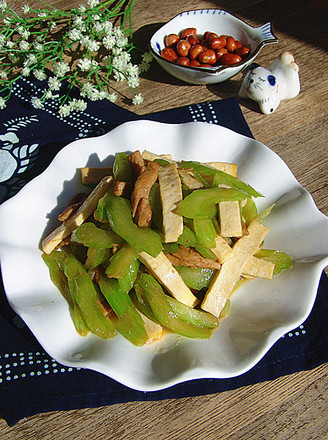 肉丝豆干炒西芹