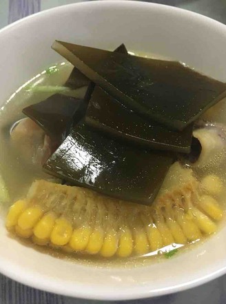 玉米海带猪蹄汤的做法