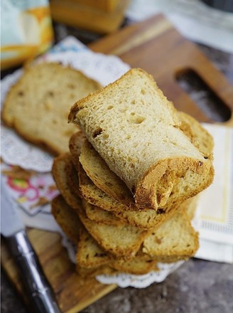 杏仁葡萄干面包的做法