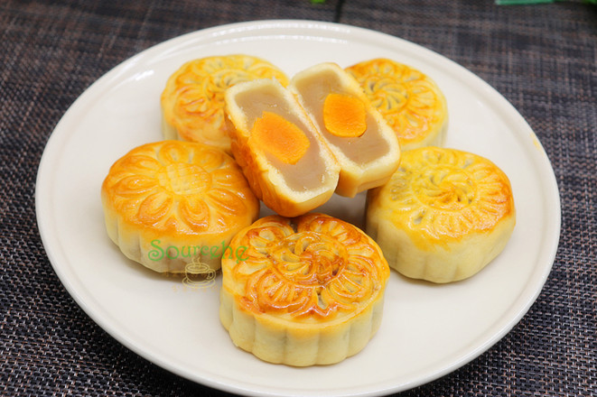 广式莲蓉蛋黄月饼的做法